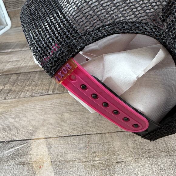 Roxy Hat Womens Black Pink Snapback Trucker Cap Pink Foam Small Adjustable - Picture 11 of 14